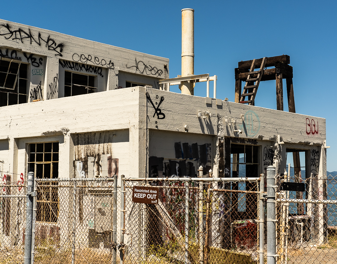 WW-Abandoned structure - Richmond CA-0376