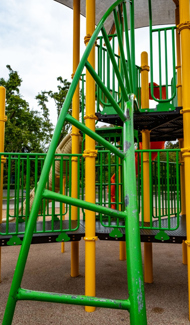 Playground twisted ladder-1604