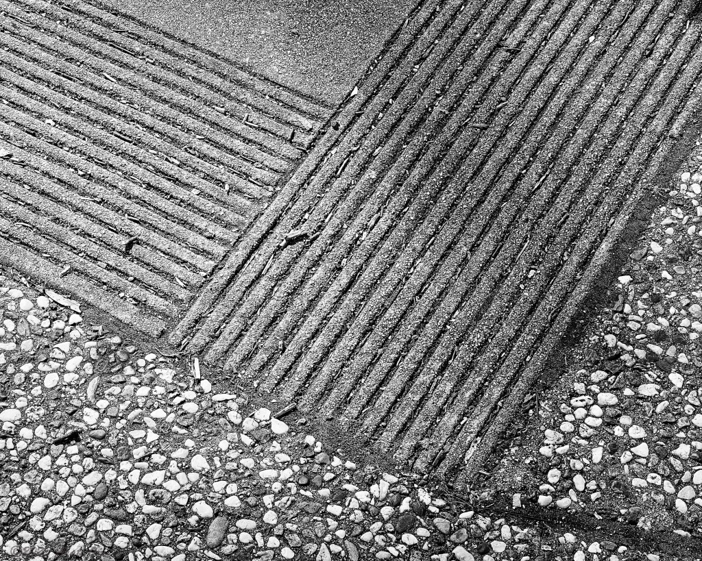 Monochrome Mondays: Sidewalk