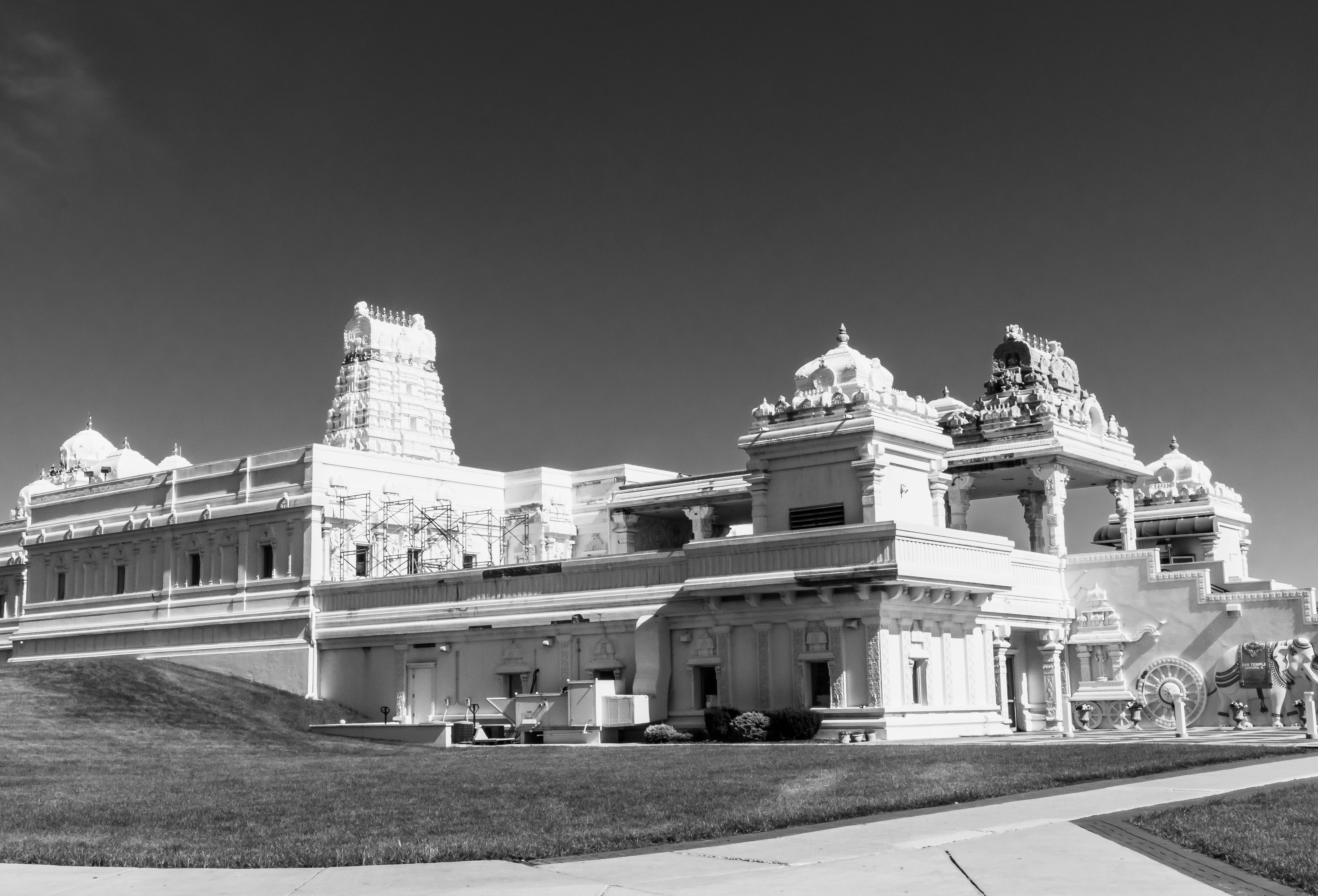 Temple in the Midwest-2057