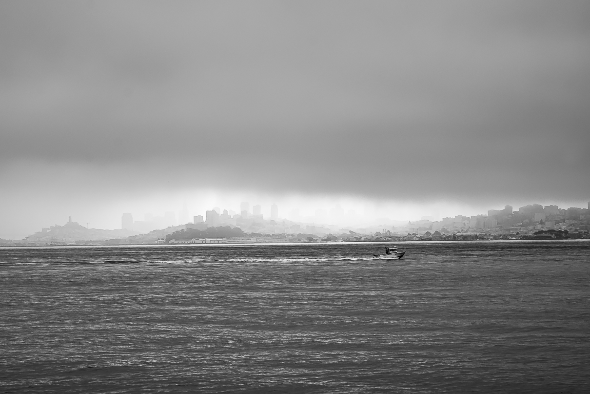 MM-SF Bay - Waiting b&amp;w-5419