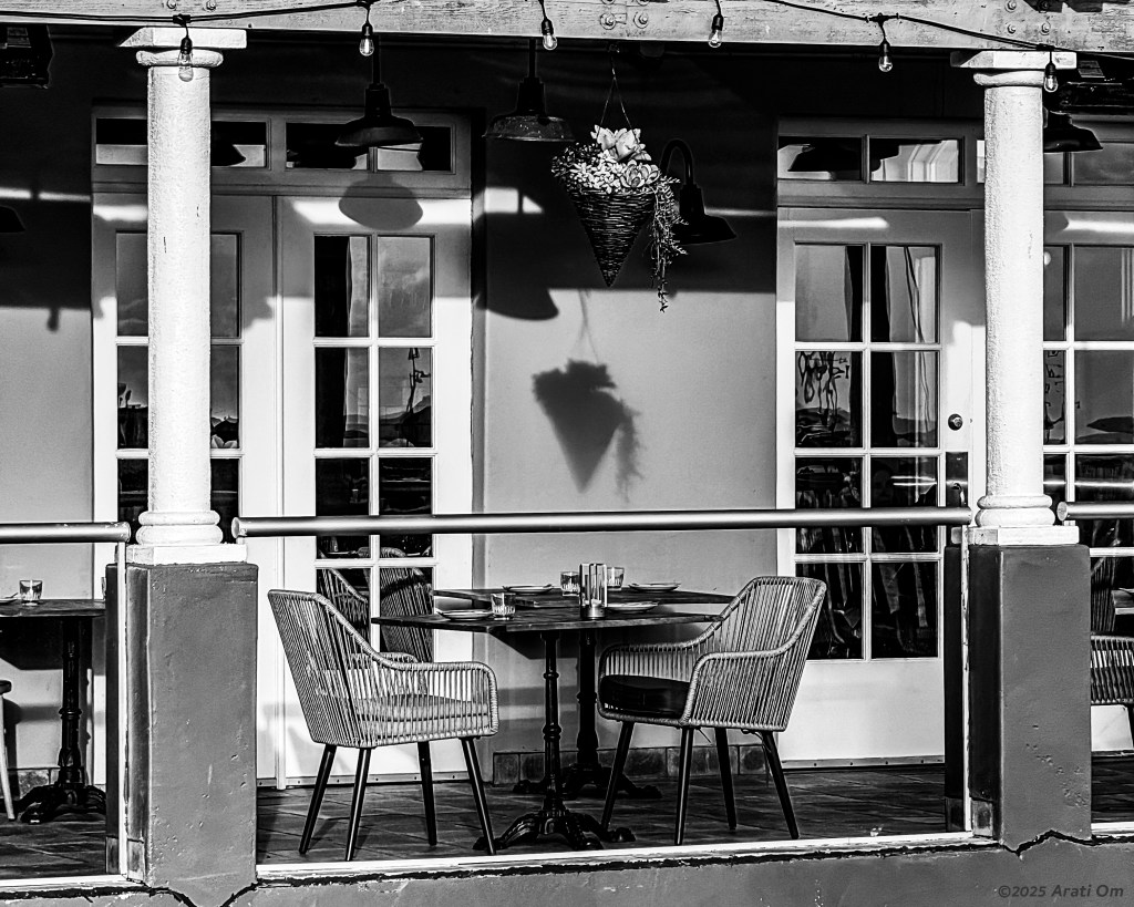 Monochrome Mondays: Ready for&nbsp;diners