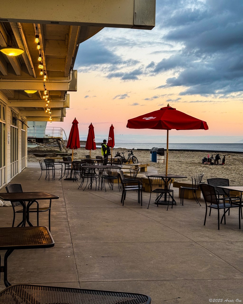 Silent Sunday: Beachside&nbsp;cafe