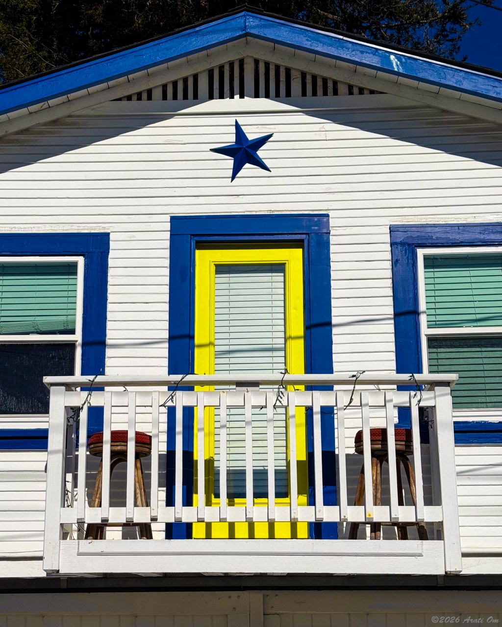Thursday Doors: Yellow and blue… thinking of&nbsp;Ukraine