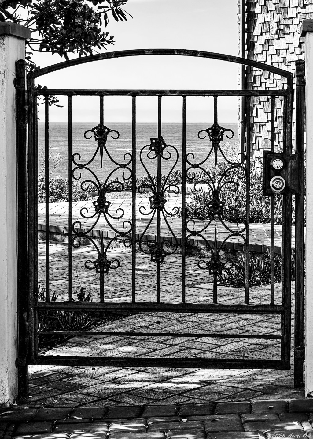 Monochrome Mondays: A gate with a&nbsp;view