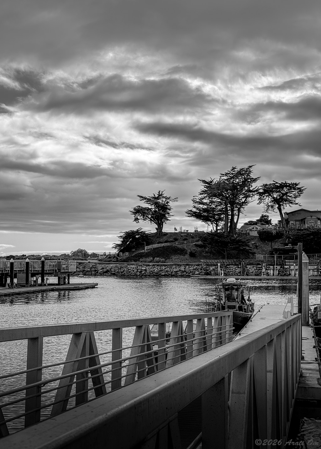 Monochrome Mondays: Stormy&nbsp;evening